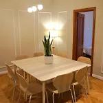 Spacious 3br, 3bt Design Renovated بوخارست