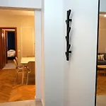 شقة Spacious 3br, 3bt Design Renovated بوخارست
