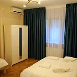 Spacious 3br, 3bt Design Renovated