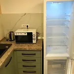 Spacious 3br, 3bt Design Renovated 아파트 부쿠레슈티