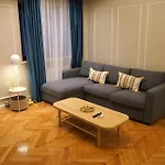 아파트 Spacious 3br, 3bt Design Renovated 부쿠레슈티