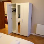 Spacious 3br, 3bt Design Renovated 부쿠레슈티