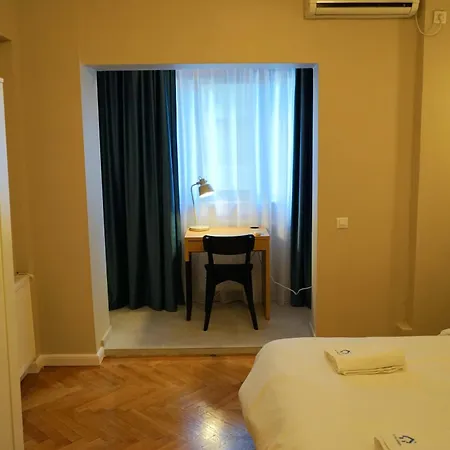 Spacious 3br, 3bt Design Renovated *
