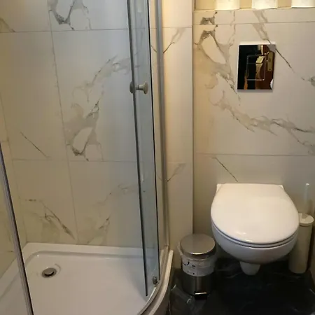 Spacious 3br, 3bt Design Renovated