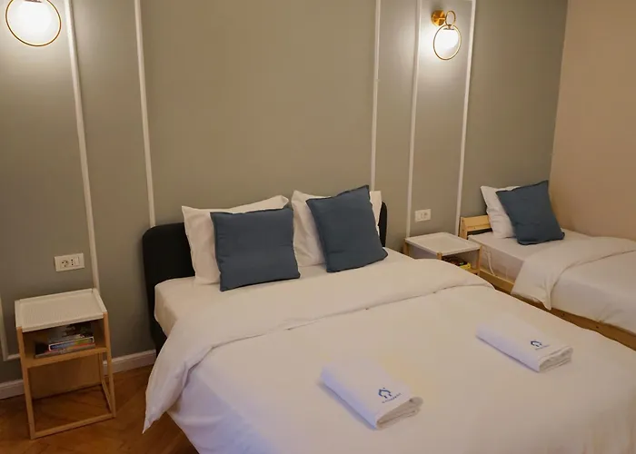 Spacious 3br, 3bt Design Renovated * Bukarest