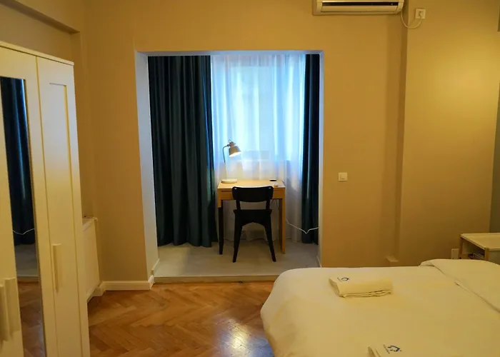 Spacious 3br, 3bt Design Renovated *