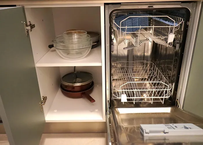 Spacious 3br, 3bt Design Renovated