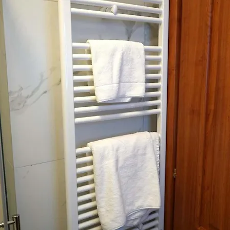 Spacious 3br, 3bt Design Renovated * ブカレスト