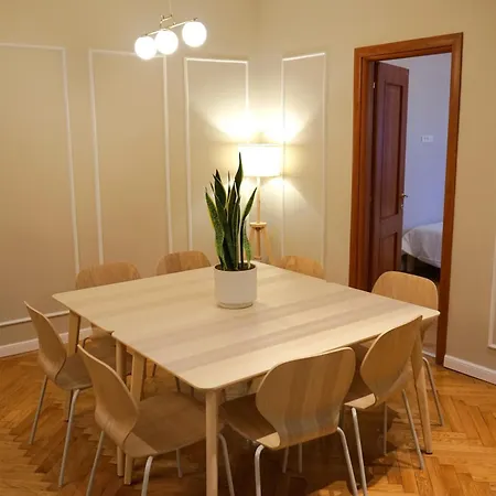 Spacious 3br, 3bt Design Renovated ブカレスト