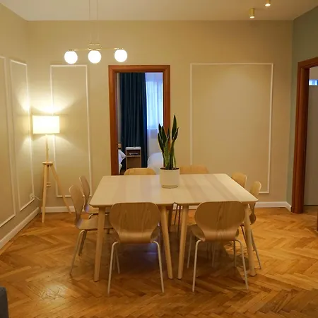 Spacious 3br, 3bt Design Renovated アパート ブカレスト