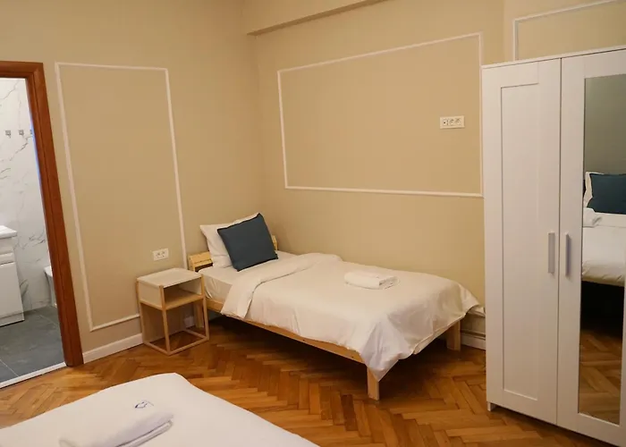 Daire Spacious 3br, 3bt Design Renovated Bükreş