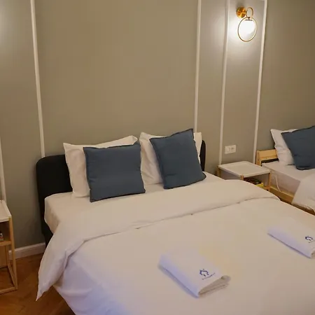 Spacious 3br, 3bt Design Renovated * Bucharest