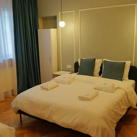 Apartment Spacious 3br, 3bt Design Renovated Bucharest